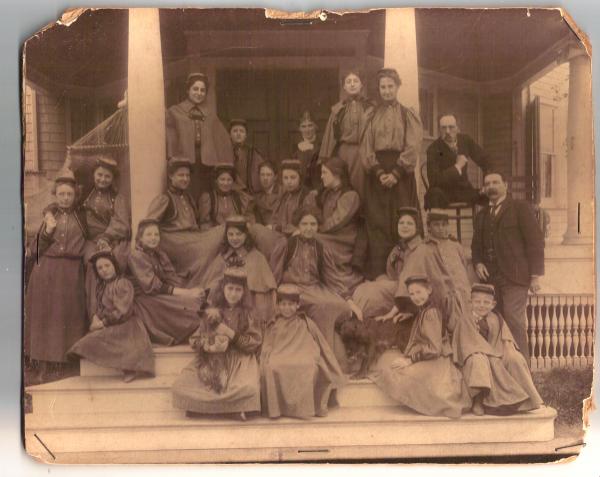 DeMille_House_2.jpg 39.6K