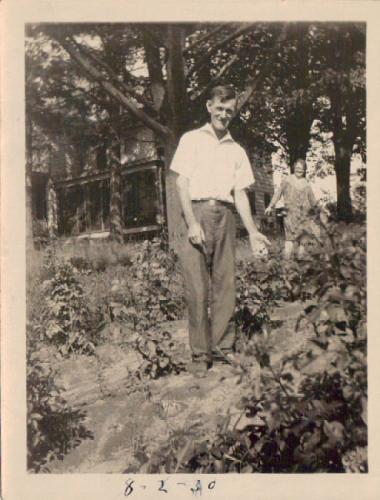 Harry_Tether_1930.jpg 36.0K